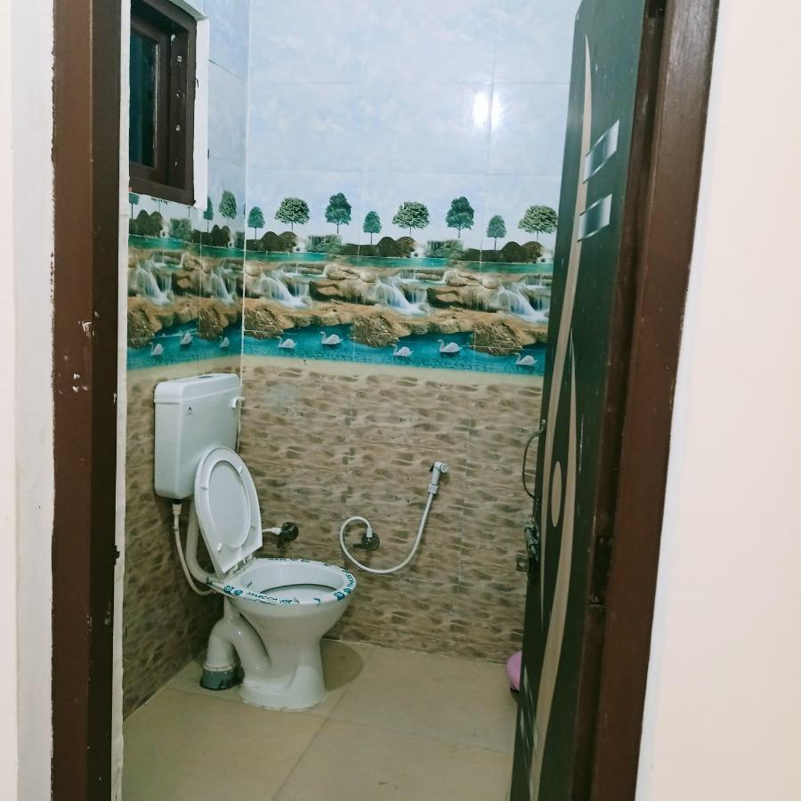 Radha Bhavan Vrindāvan Buitenkant foto