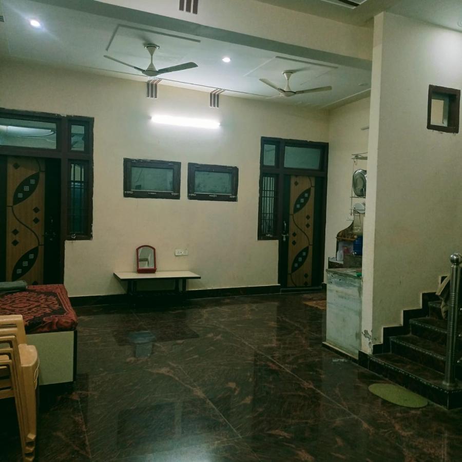 Radha Bhavan Vrindāvan Buitenkant foto